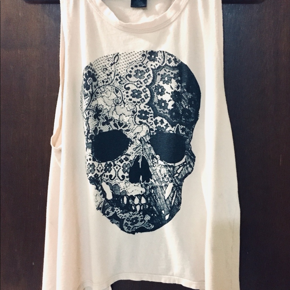 “Graphic” Tank Tee Skull
